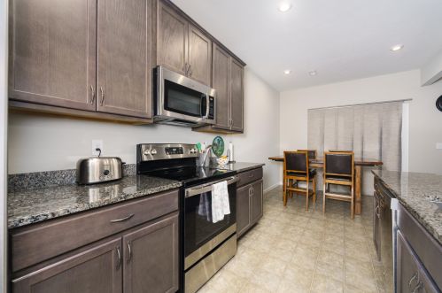 1792 Quarry Oaks Dr, Florence KY  41042-5700 exterior