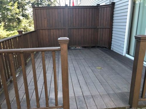120 Prospect St, Ridgefield CT  06877-4656 exterior