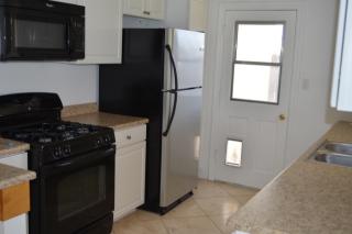 1479 Royal Ave, Simi Valley CA  93065-3332 exterior