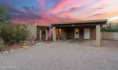 9274 Shonto Ln, Tucson, AZ 85749-9628