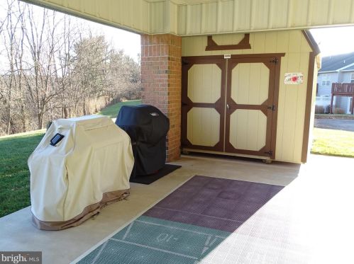 131 Furlong Way, Red Lion PA 17356-8776 exterior