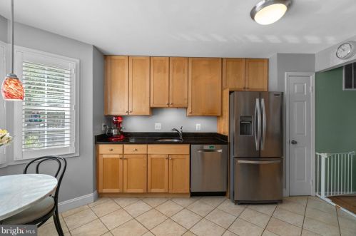 9077 Giltinan Ct, Springfield VA  22153-1140 exterior
