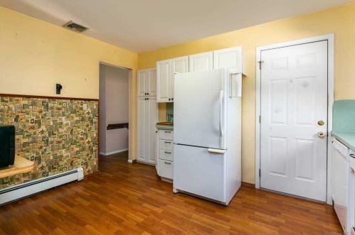 46 Eastover Dr, Elwood NY  11731-4331 exterior