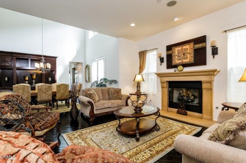 3947 Hemlock St, Oxnard CA  93035-1427 exterior