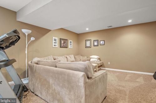 1707 Crossfield Dr, Lancaster PA 17603-6789 exterior