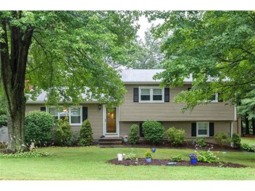 379 Hitchcock Rd, Southington, CT 06489-2218