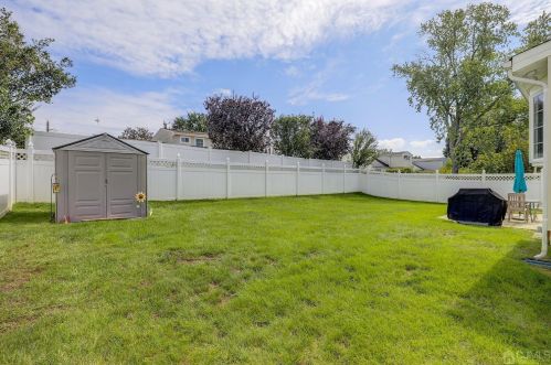 14 Twain Ave, Old Bridge NJ  08857-2109 exterior