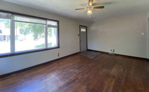 1004 Oak St, Valpo, IN 46383-5048
