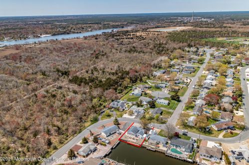 1032 Orlando Dr, Lacey NJ  08731-5510 exterior