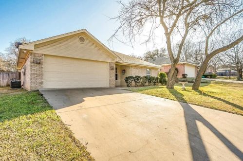 812 2nd St, Weatherford, TX 76086-2165