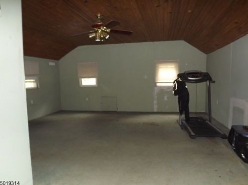 10 Bush St, Oxford NJ  07863-3001 exterior