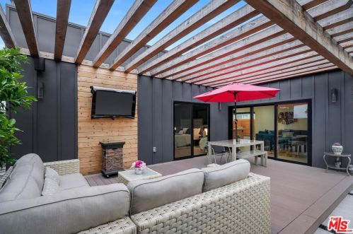 4709 Norwich Ave, Van Nuys CA  91403-2017 exterior