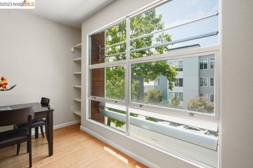 6466 Hollis St, Oakland CA 94608-1496 exterior