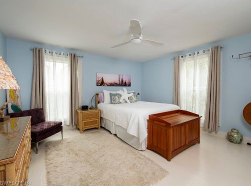 5690 Pne Tree Dr, Sanibel FL 33957-2304 exterior