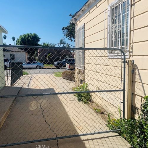 1504 Pearl Ave, Compton CA  90221-1556 exterior