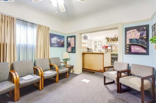 478 36 St, Oakland CA 94609-2327 exterior