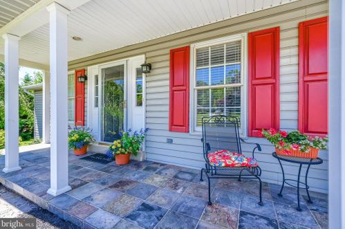 18 Shetland Dr, Shrewsbury, PA 17361-1347