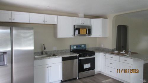 1215 Hearn Ave, Santa Rosa CA  95407-7774 exterior