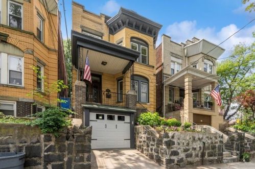 161 Nesbit St, Union City, NJ 07086-6817
