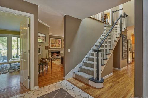 12 Urban St, Stamford, CT 06905-3965