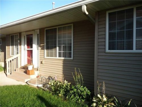 707 Kitterman Cir, Norwalk, IA 50211-2200