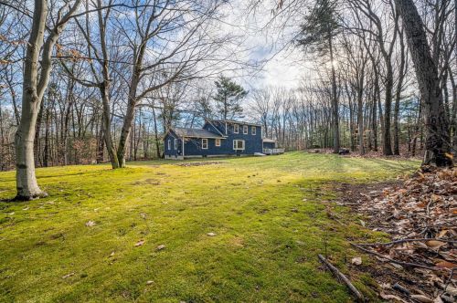 19 Laurel Dr, Concord NH  03304-4321 exterior