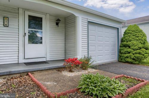 16 Bayberry Dr, Navy Sup Dpt, PA 17050-3172