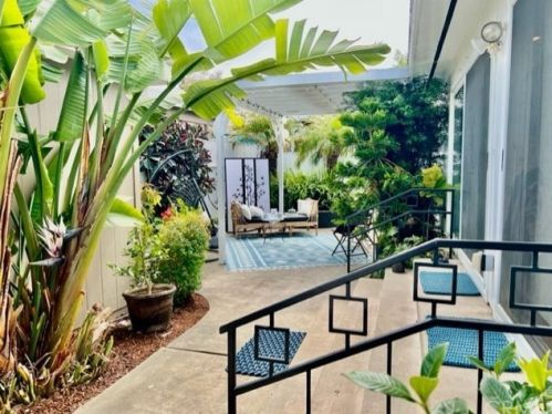 58 Saratoga, Newport Beach CA  92660-6148 exterior