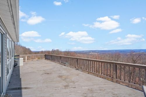 25 Ashworth Ln, Wantage, NJ 07461-2906