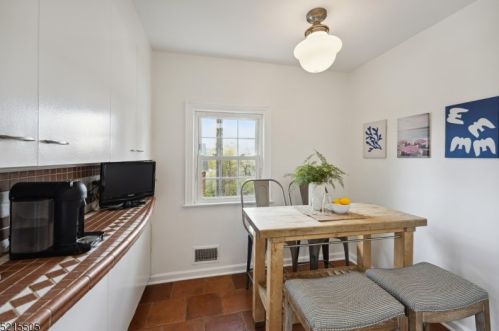 5 Walnut Ct, South Orange NJ  07079-1627 exterior