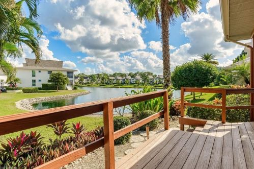 1627 Sandpiper St, Naples, FL 34102-1578
