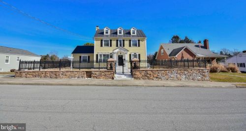 615 Church St, Charles Town WV  25414-1401 exterior