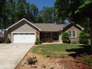 4042 Kila Dr, Crossville, TN 38572-3542
