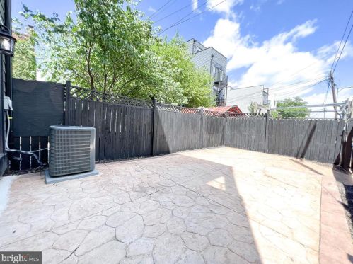 1010 15th St, Washington DC  20003-3213 exterior