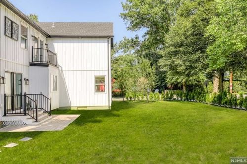 441 Northern Pkwy, Ridgewood NJ  07450-1720 exterior