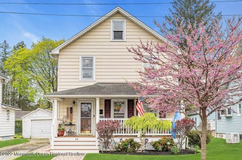 66 Hull Ave, East Freehold, NJ 07728-2119