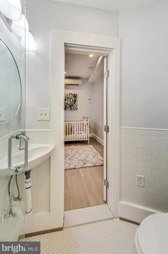 2119 1st St, Washington DC  20001-1004 exterior