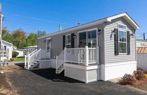 71 Brookwood Dr, Salem, NH 03079-3032