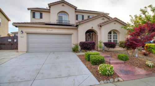 9872 Winkle Cir, Elk Grove CA  95757-6276 exterior
