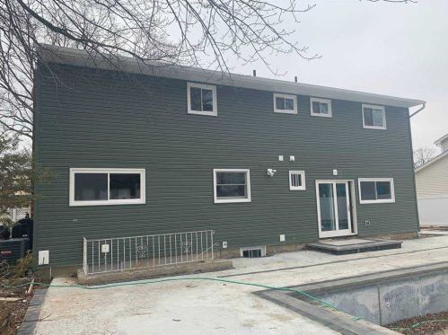 105 Gleeland St, Deer Park, NY 11729-2611