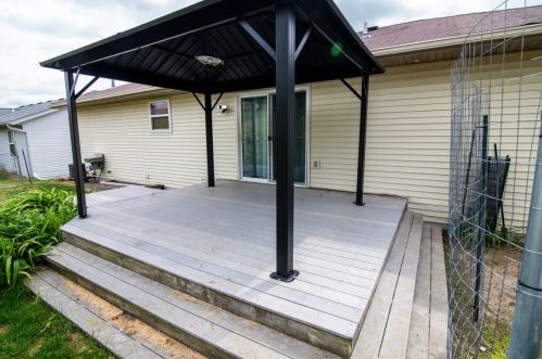 604 Brookstone Way, Watertown WI  53094-5902 exterior