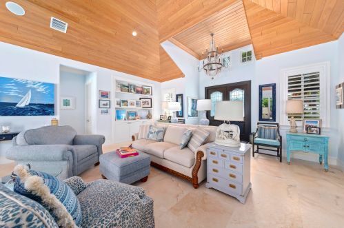 1215 Crestwood Dr, Delray Beach FL  33483-7211 exterior