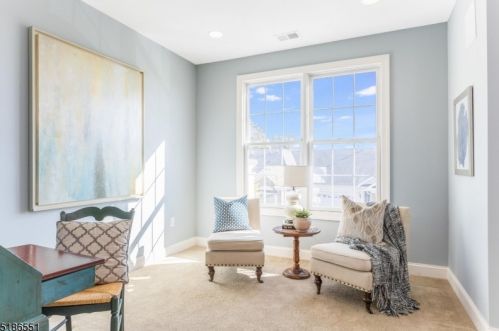 102 Quarry Dr, West Paterson NJ  07424-4255 exterior