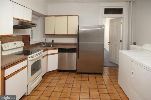 1102 Euclid St, Washington DC 20009-5328 exterior