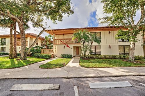 402 Brackenwood Ln, West Palm Beach, FL 33418-9044