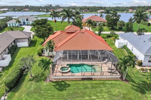 18054 Royal Tree Pkwy, Naples, FL 34114-8941