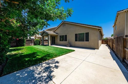 3053 Stanley Ave, Fresno CA  93737-9284 exterior