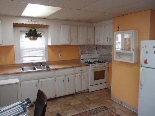 764 East Ave, Warwick RI  02886-0740 exterior
