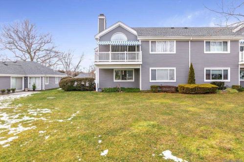 398 Shore Ct, Moriches, NY 11955-1708