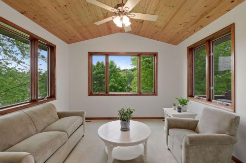 1888 White Oak Dr, Chaska MN  55318-2878 exterior